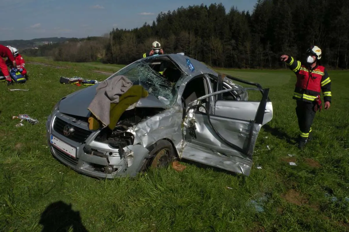 Mettmach - VW überschlug sich