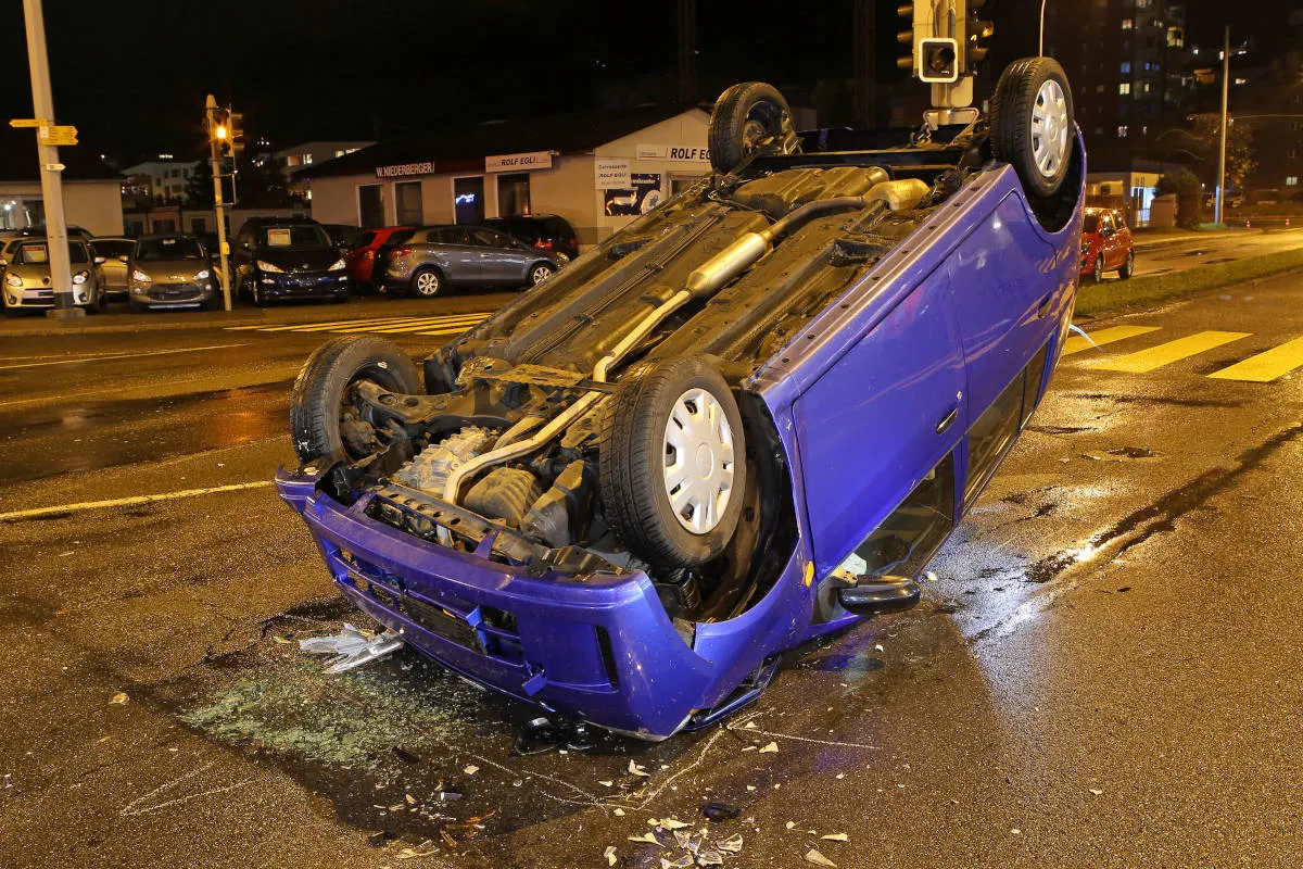 Unfall Dierikon LU - Kollision zwischen drei Personenwagen