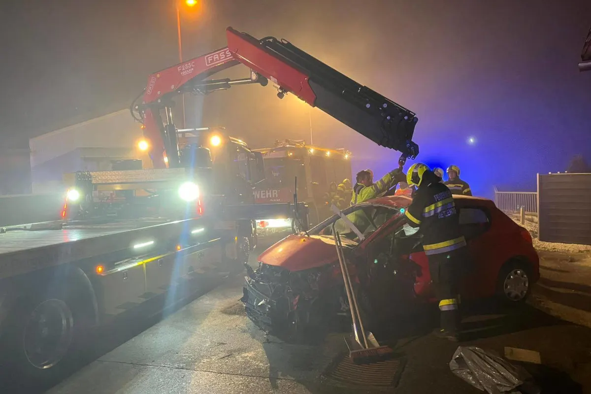 Unfall in Fohnsdorf ST – Pkw prallt gegen Wohnhaus