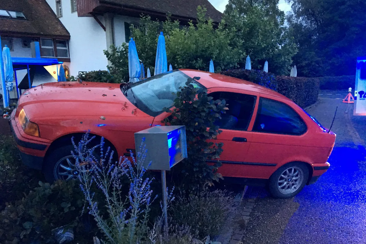 Kölliken AG - Zwei Fussgänger von Auto erfasst