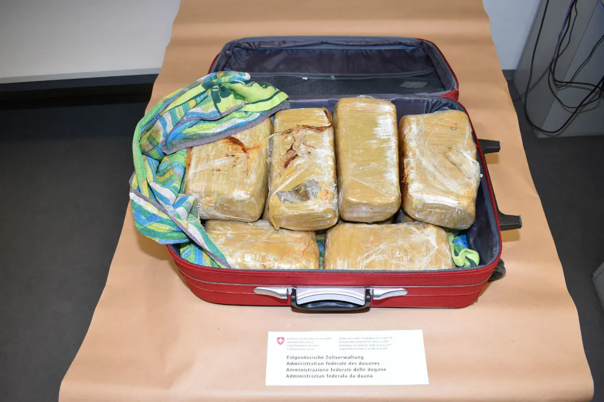 Thayngen/Basel - 16 Kilogramm Marihuana sichergestellt