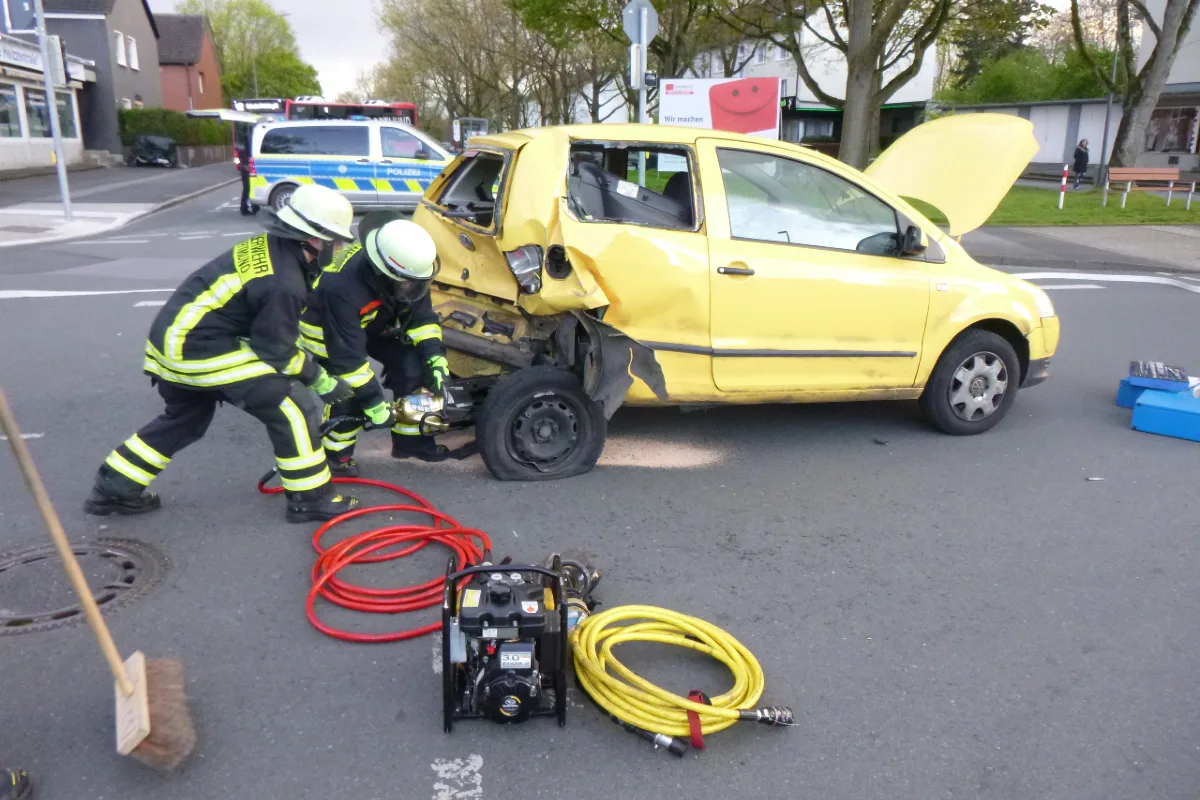 Schwerer Verkehrsunfall in Dortmund-Eving Zwei Verletzte nach Kollision zweier PKW