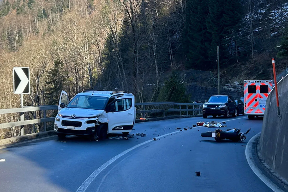 Schwerer Verkehrsunfall in Engelberg OW – Motorradlenker schwer verletzt