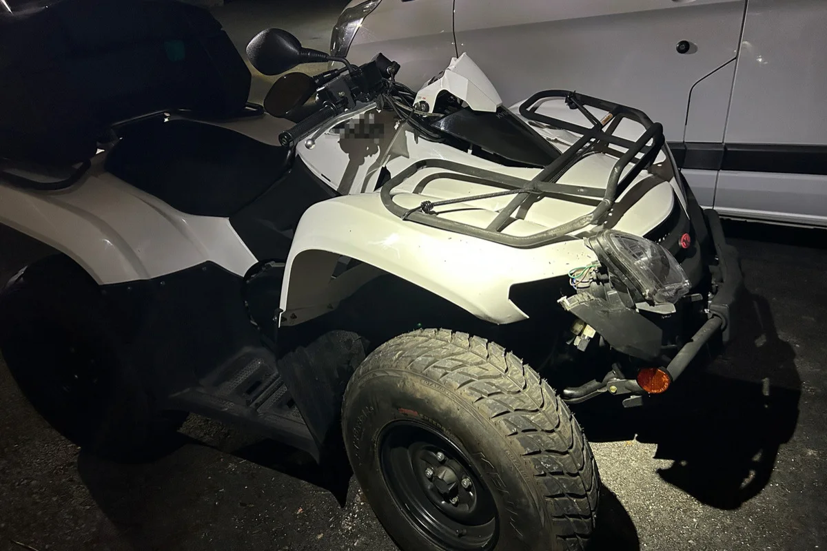Oberwangen TG - Quadfahrerin kollidiert mit Wechselpritsche