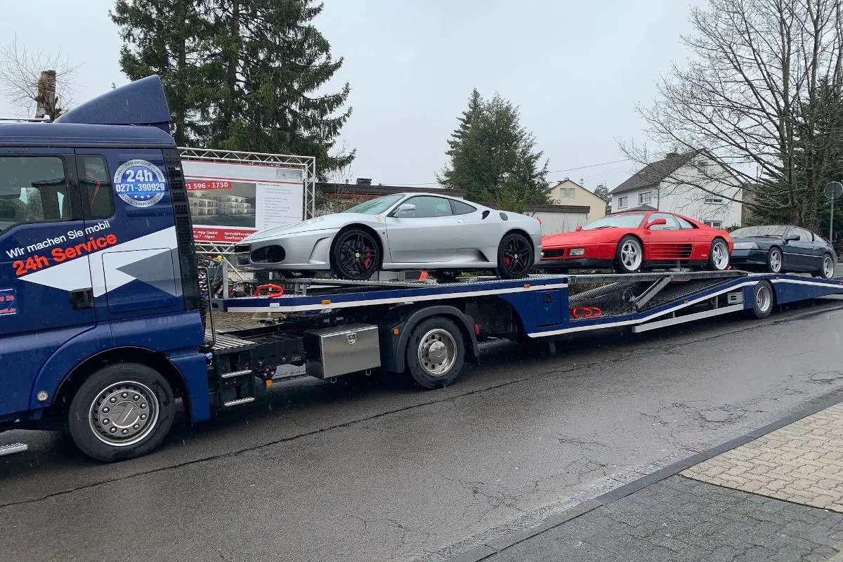 Siegen – Zoll beschlagnahmt drei Sportwagen