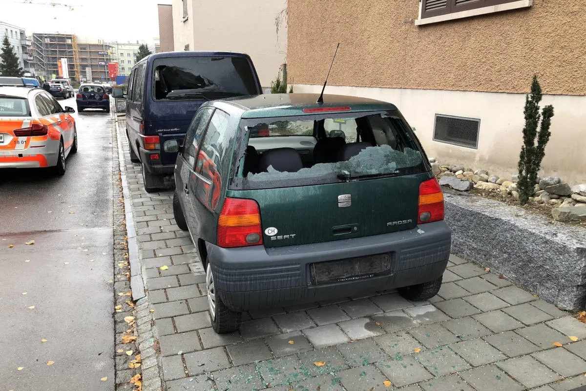 Wil SG - Heckscheiben von Autos eingeschlagen