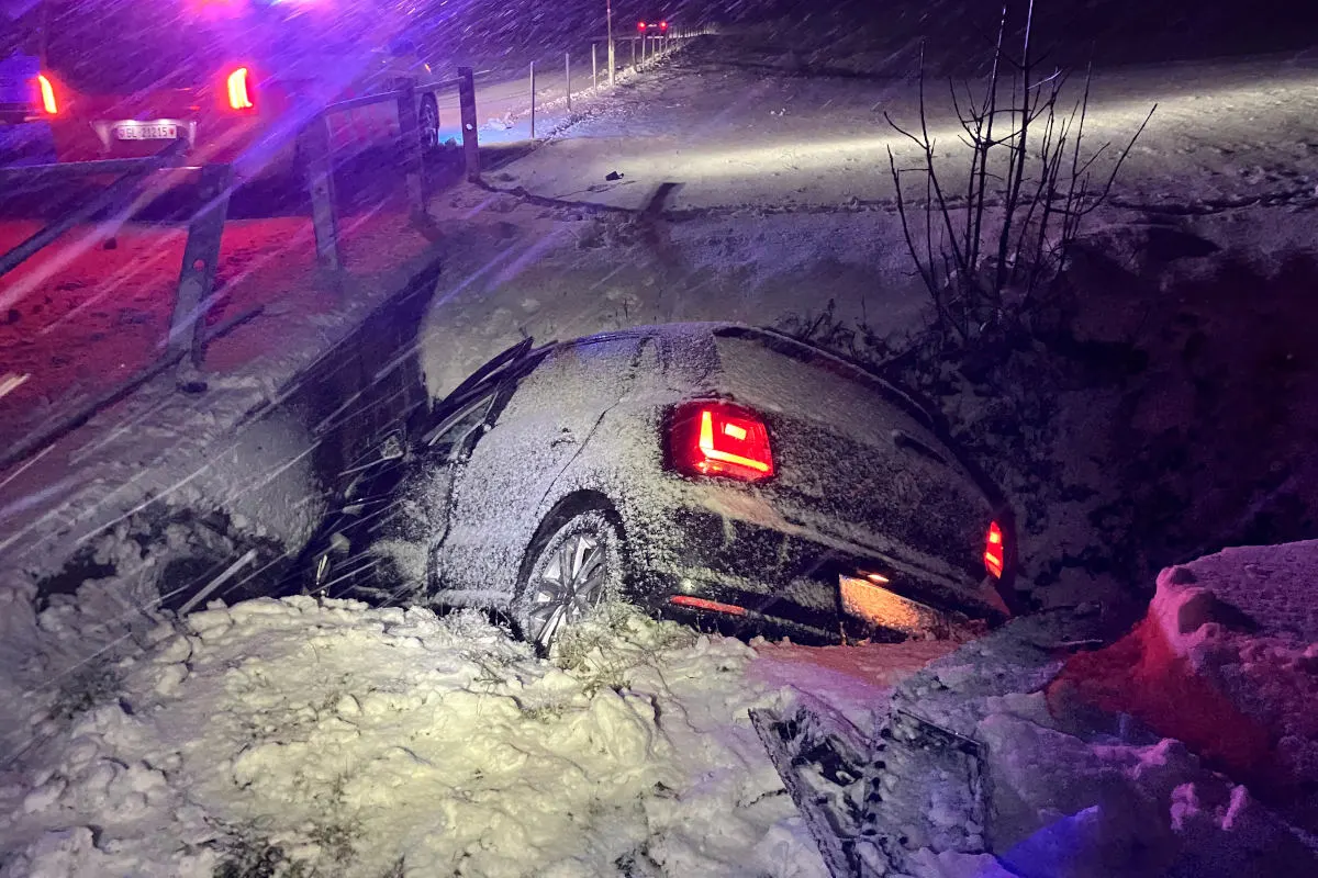 Kanton Glarus GL – Unfälle und Verkehrsbehinderungen wegen starken Schnefalls
