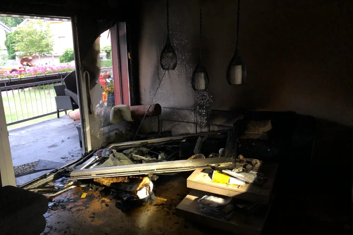 Wohnungsbrand in Niederurnen GL - Junger Mann nach Brand verletzt - zwei Katzen müssen zum Tierarzt gebracht werden