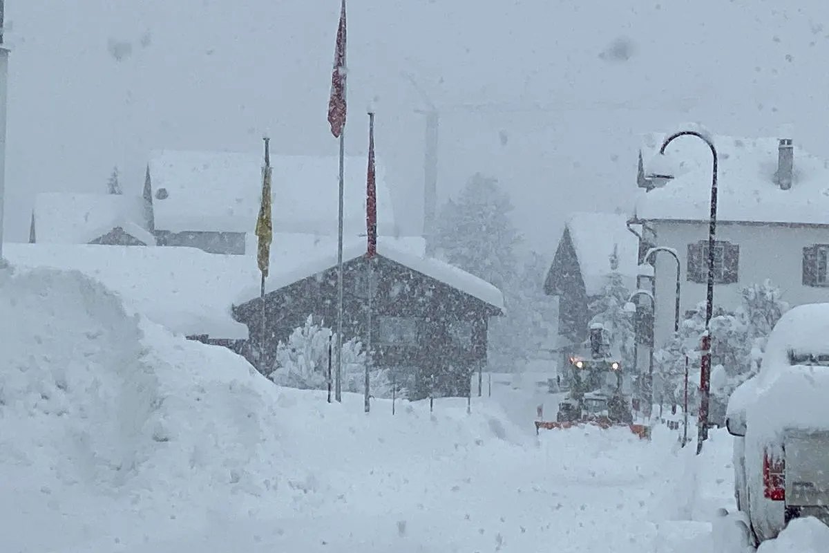 Warnung - Starker Schneefall hat eingesetzt - Verkehrsprobleme zu erwarten