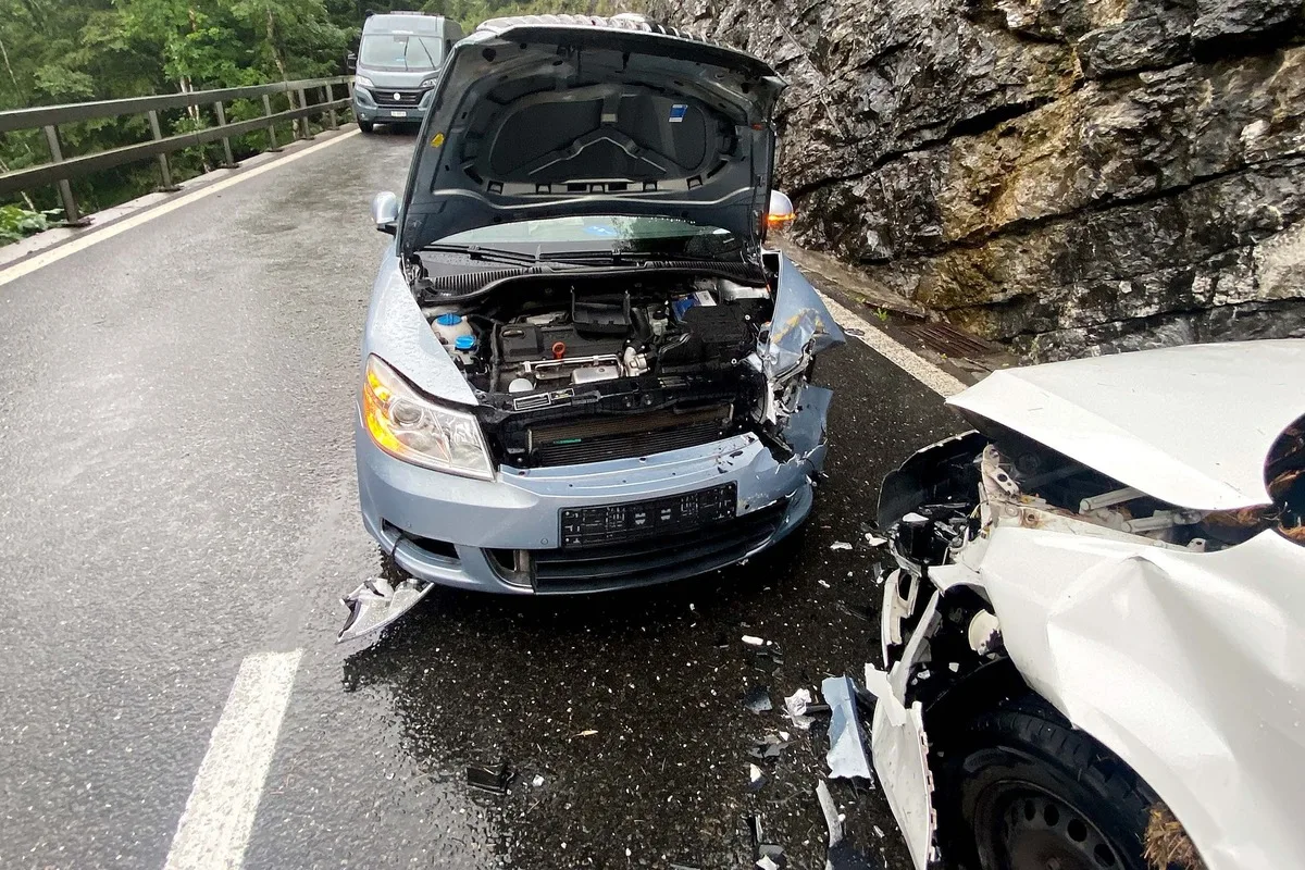 Brünigstrecke OW - Überholmanöver endet im Unfall