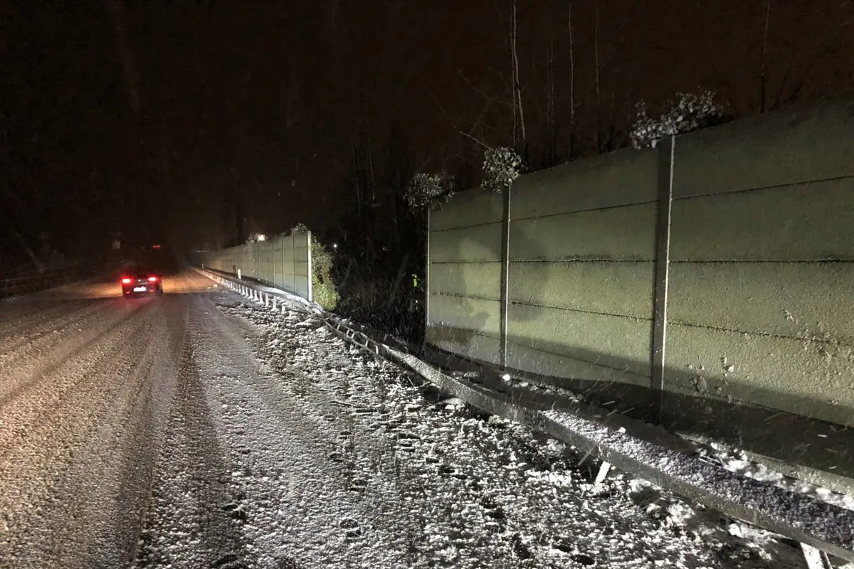 A13 Zizers GR – Lastwagen beschädigt Lärmschutzwand