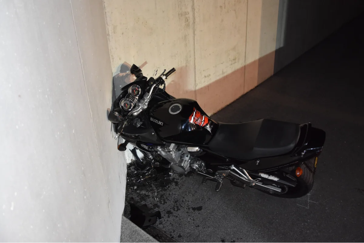 Unfall in Freiburg - Motorradfahrer schwer verletzt - er fuhr ohne Holm und besass keinen Führerschein!