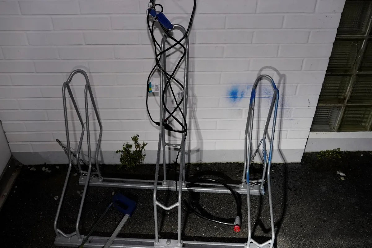 Flüelen SZ - Mutmassliche Velodiebe in flagranti erwischt