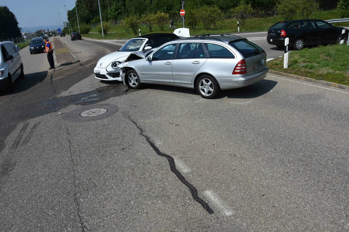 Rapperswil-Jona SG - Zwei Autos zusammengestossen
