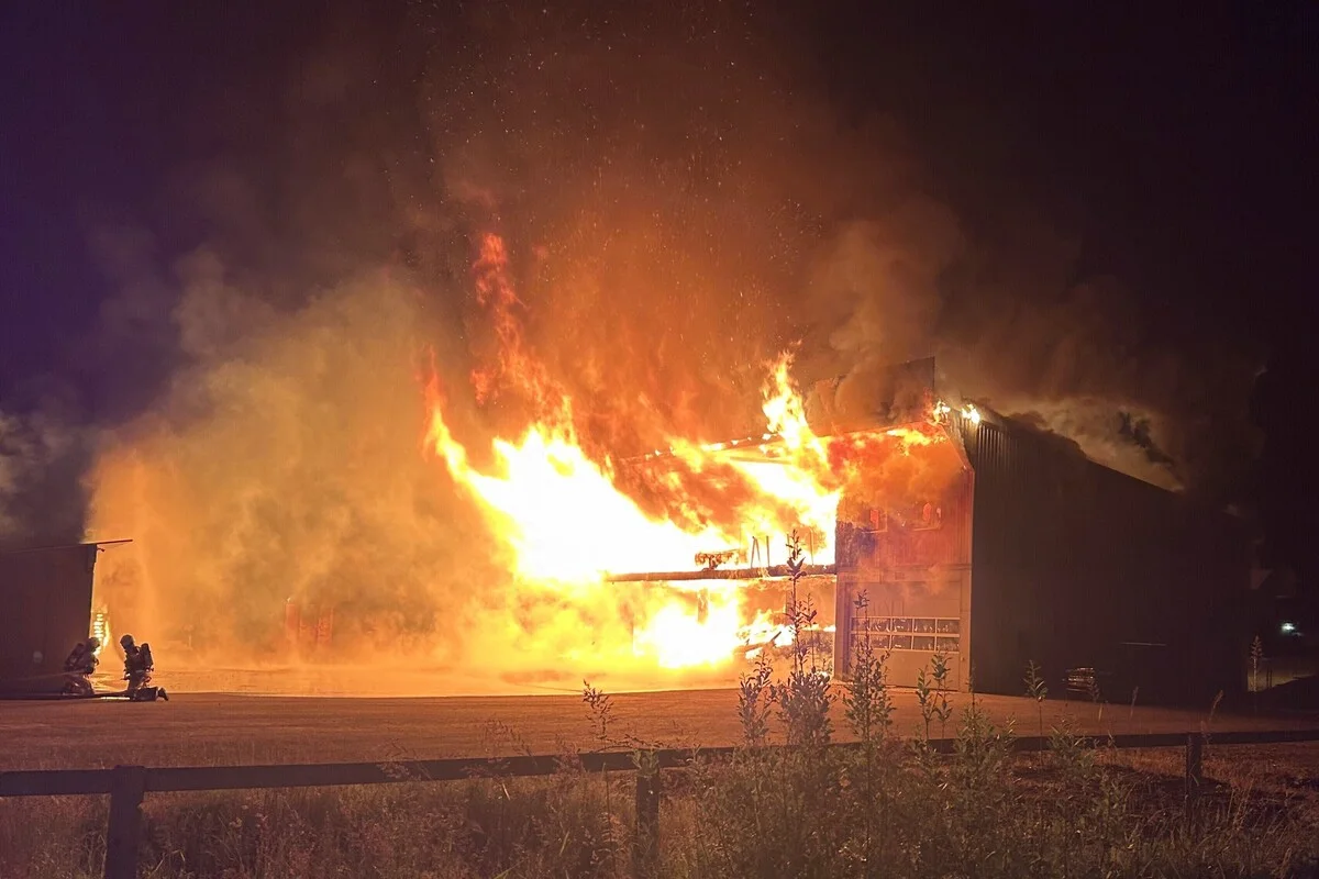 Bad Zurzach AG – Feuer zerstört Gebäude fast vollständig