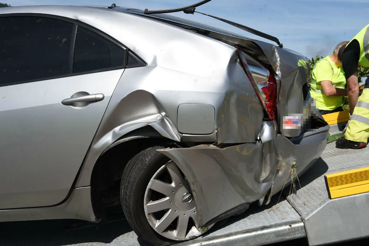 Egerkingen SO  - Selbstunfall mit Auto fordert zwei schwerverletzte Personen