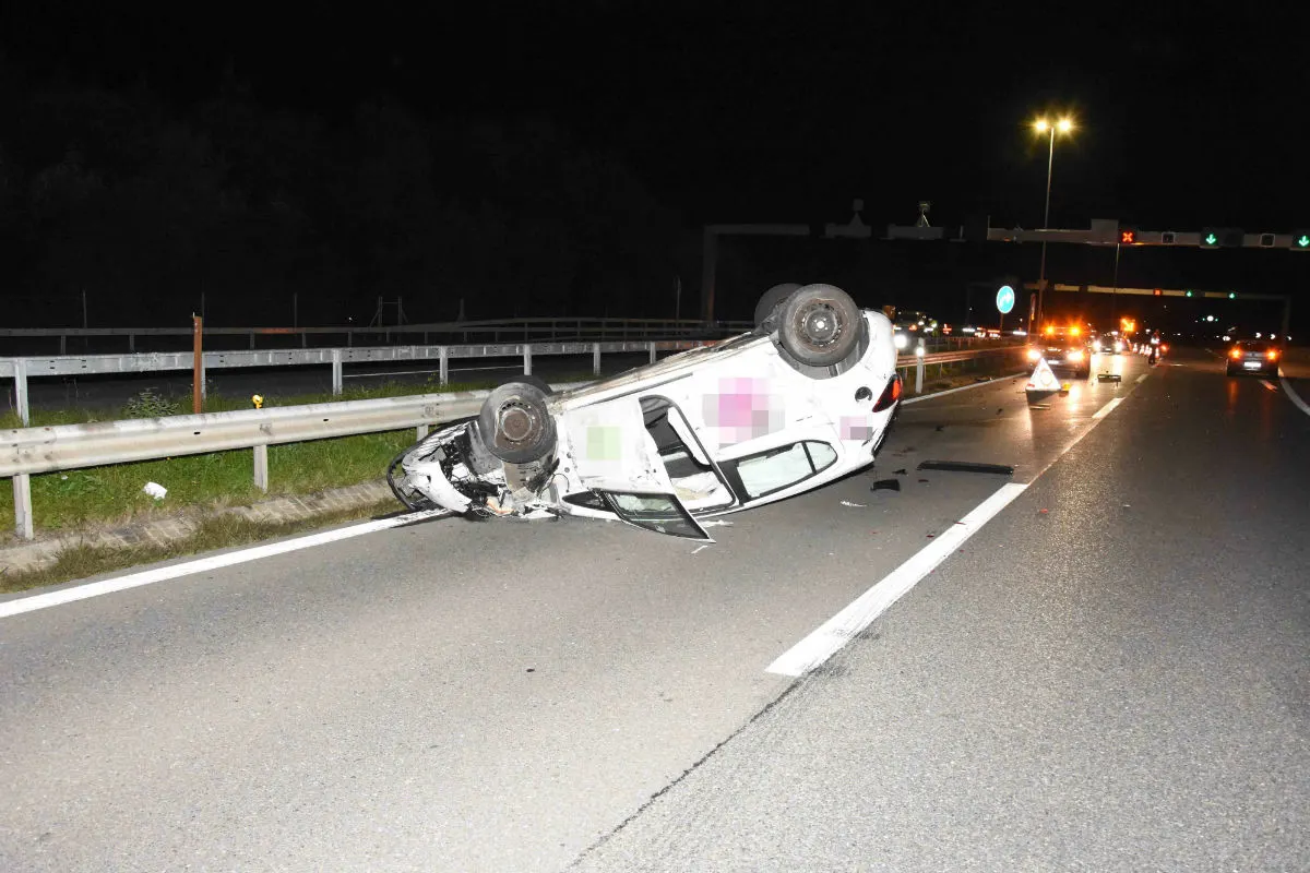 Walenstadt SG - Betrunkener Autofahrer landet auf dem Dach