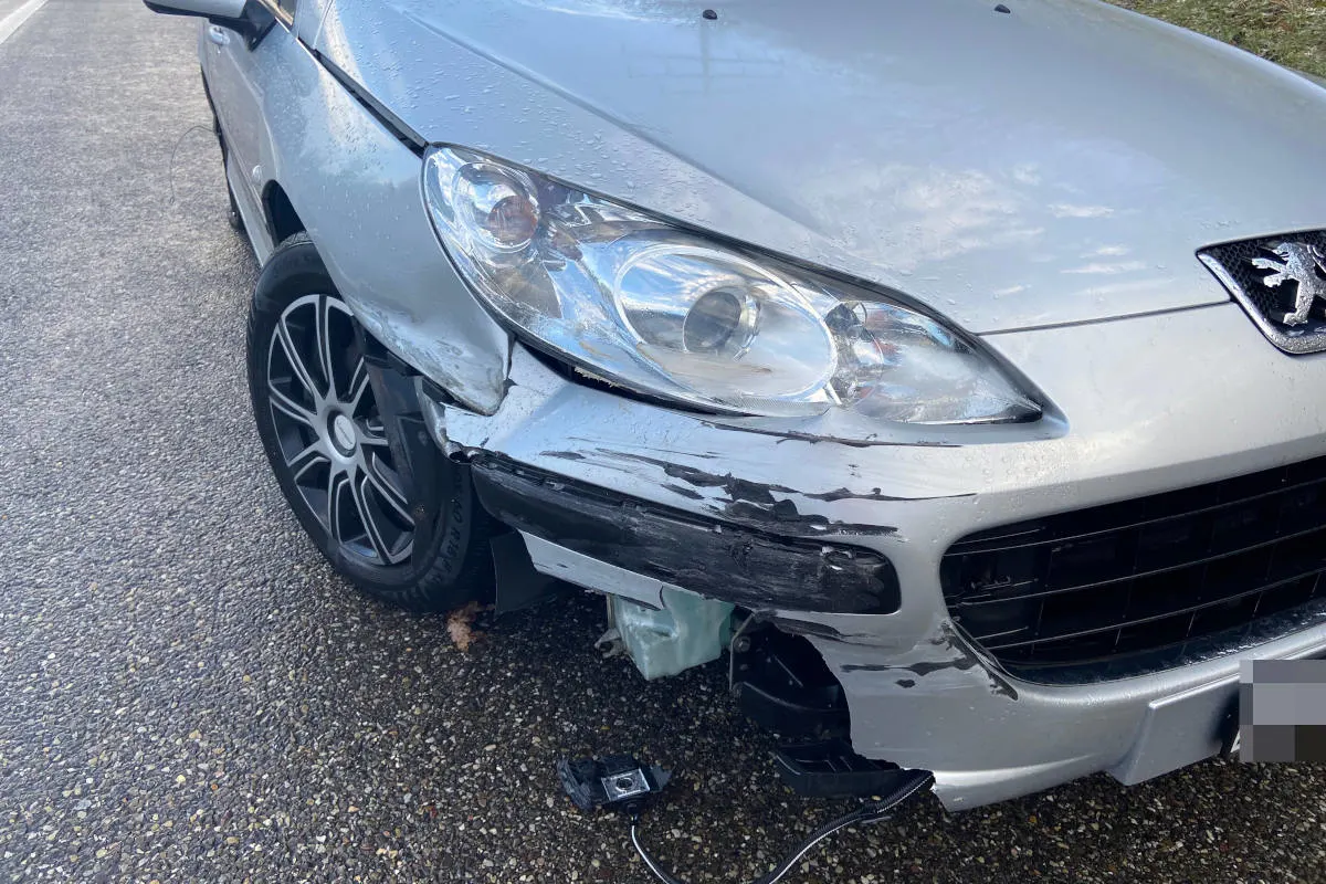A3 Eiken AG – Ins Schleudern geraten und in Leitplanke gekracht