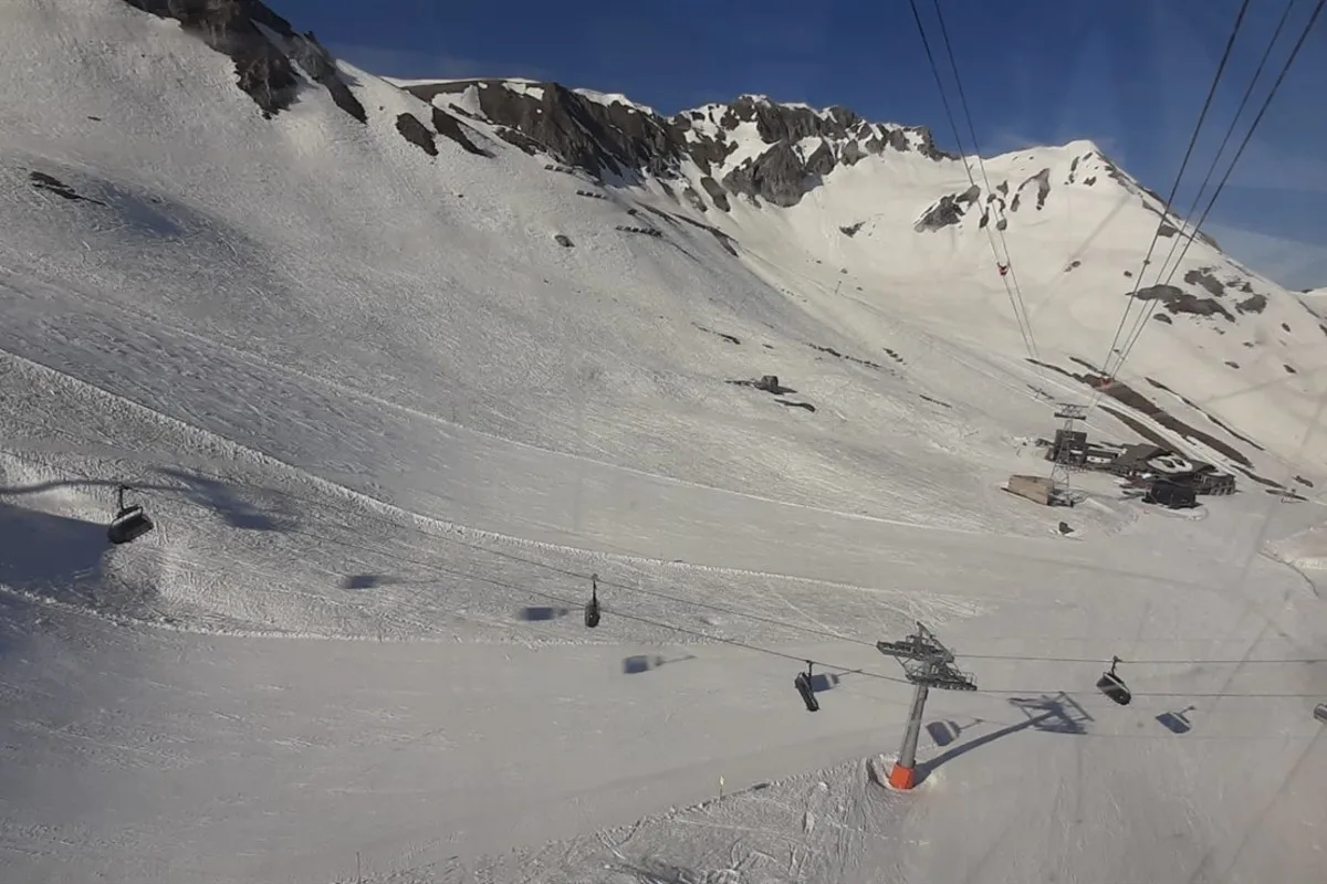 Davos GR - 59-jähriger Mann schwer verletzt auf der Skipiste gefunden