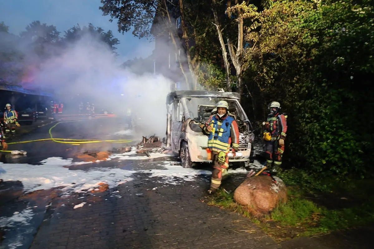 Norderstedt – 6 Fahrzeuge nach Brand beschädigt