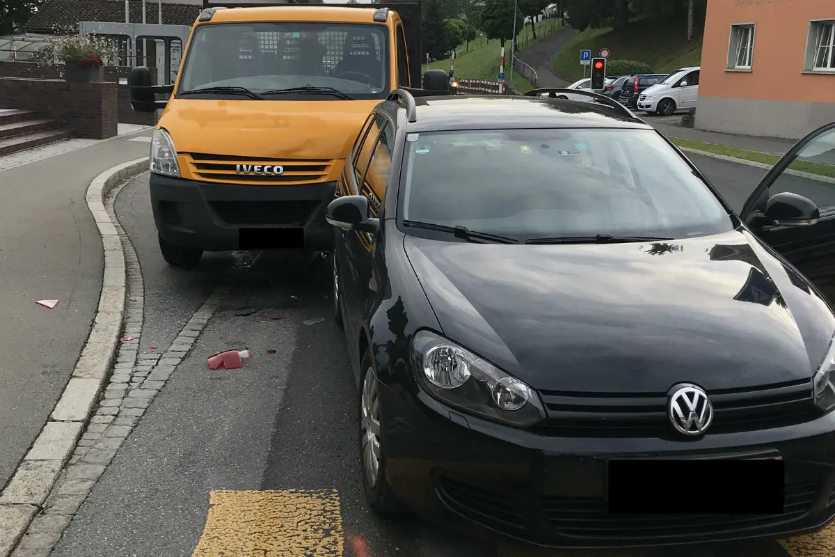 Schaanwald FL - Auffahrkollision mit Blechschaden
