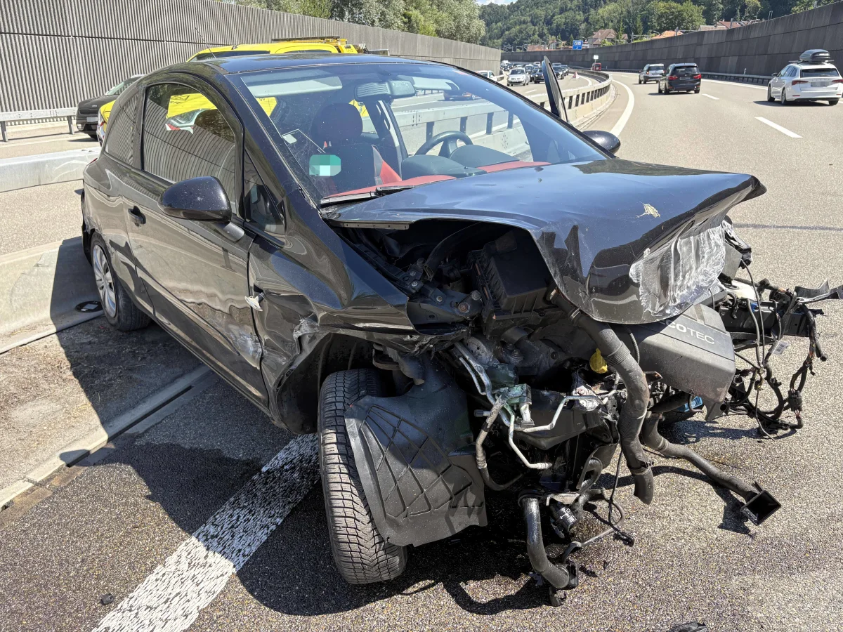 Rheineck SG – Motorradfahrer missbrauchen Rettungsgasse nach Unfall