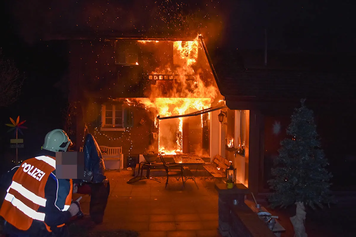 Evakuierung in Ennetmoos NW – Brand eines denkmalgeschützten Mehrfamilienhauses