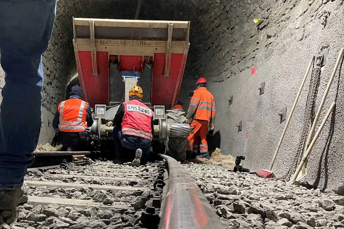 Poschiavo GR - Mann während der Arbeit schwer an den Beinen verletzt