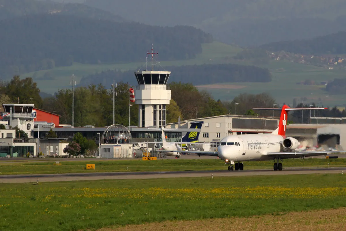 Flughafen Bern-Belp - Flugschüler stürzt mit Kleinflugzeug ab