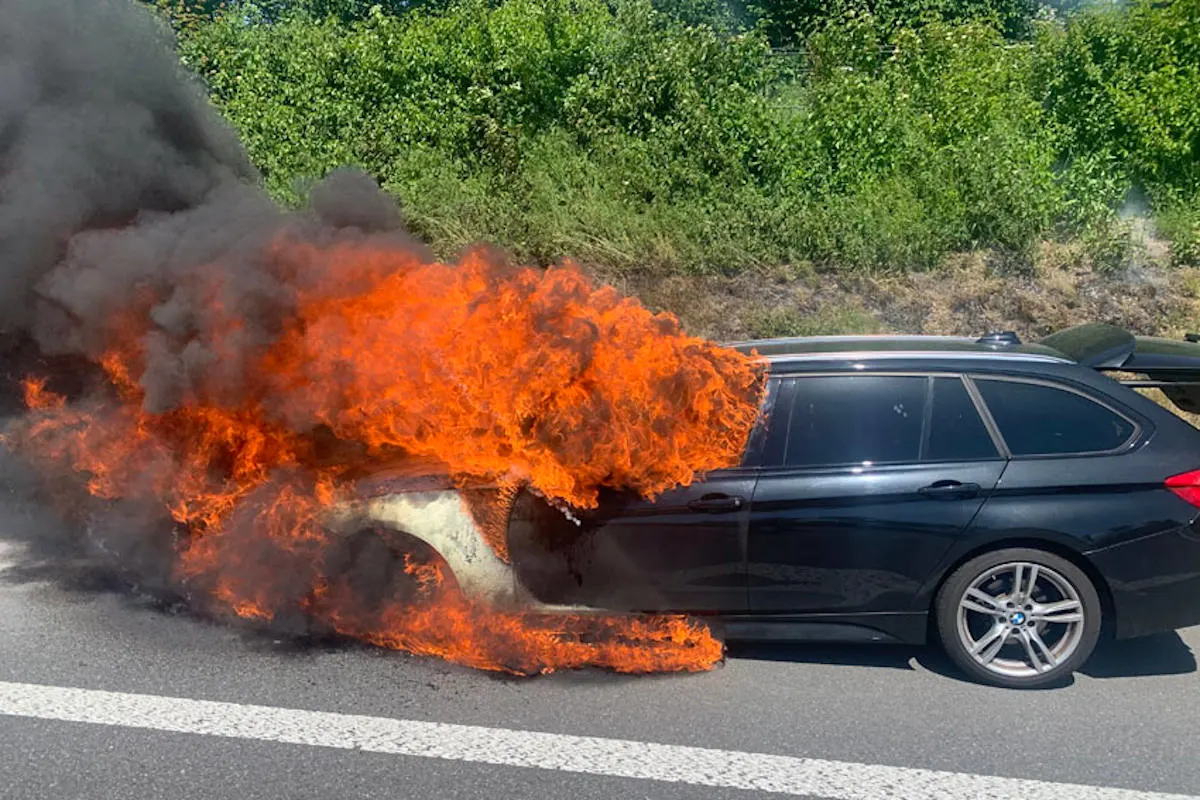 A2 Eich LU – Auto brennt auf Autobahn