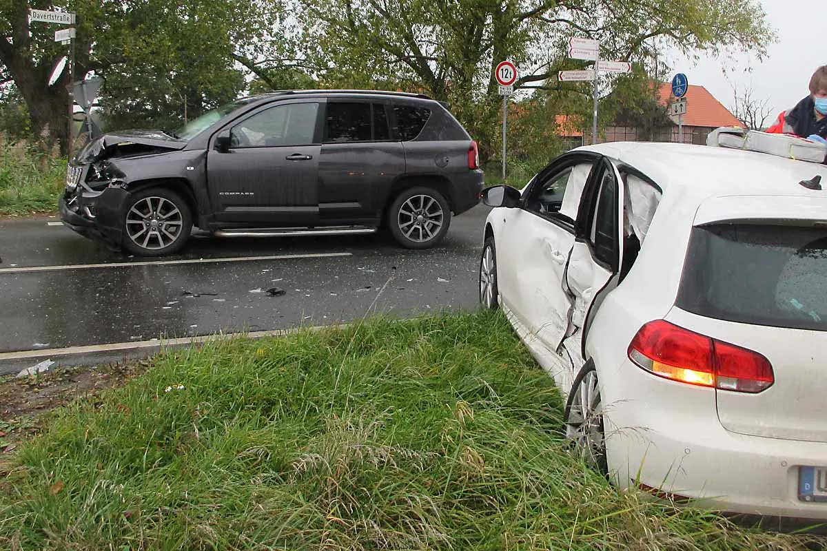 Schwerer Verkehrsunfall in Münster  - Eine Person leicht und vier Menschen schwer verletzt 
