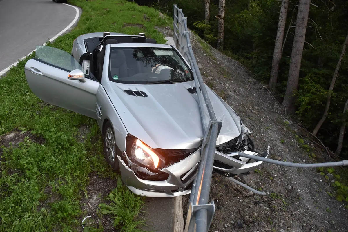 Grüsch GR – Lenker verletzte sich nach Verkehrsunfall