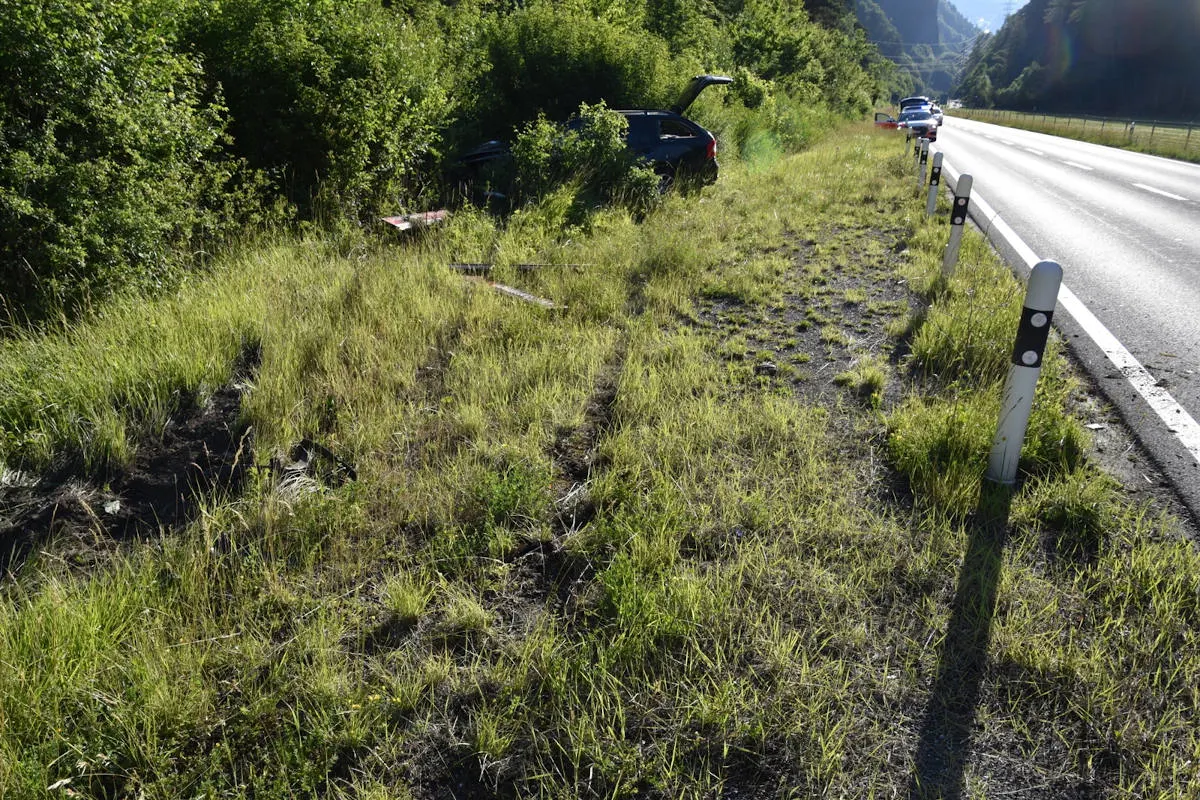 Landquart GR – Fahrt endet im Unterholz
