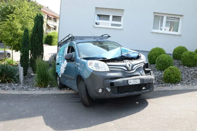Gelterkinden BL - Lastwagen macht sich selbständig