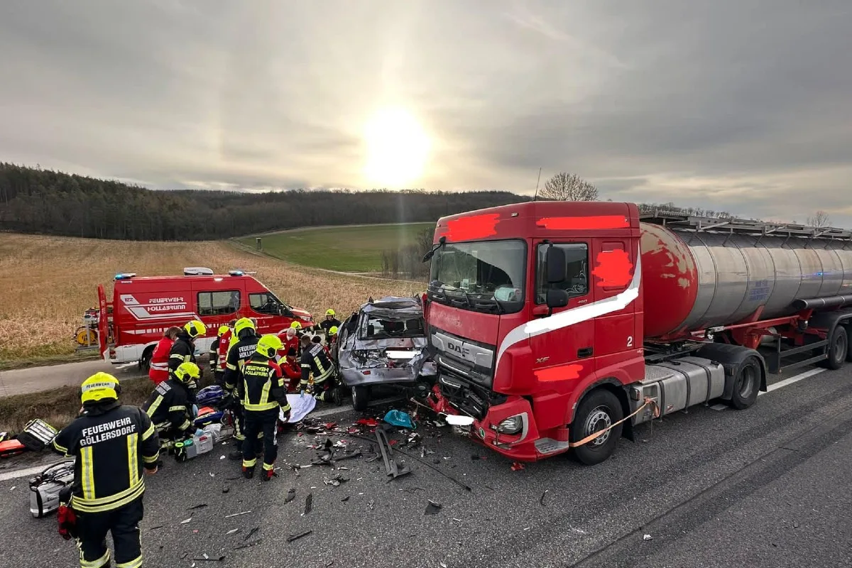 Göllersdorf - Schwerer Verkehrsunfall mit Personenschaden