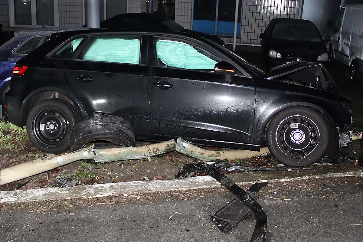 Über 30.000 Euro Schaden in Witten - Autofahrer beschädigt vier Autos