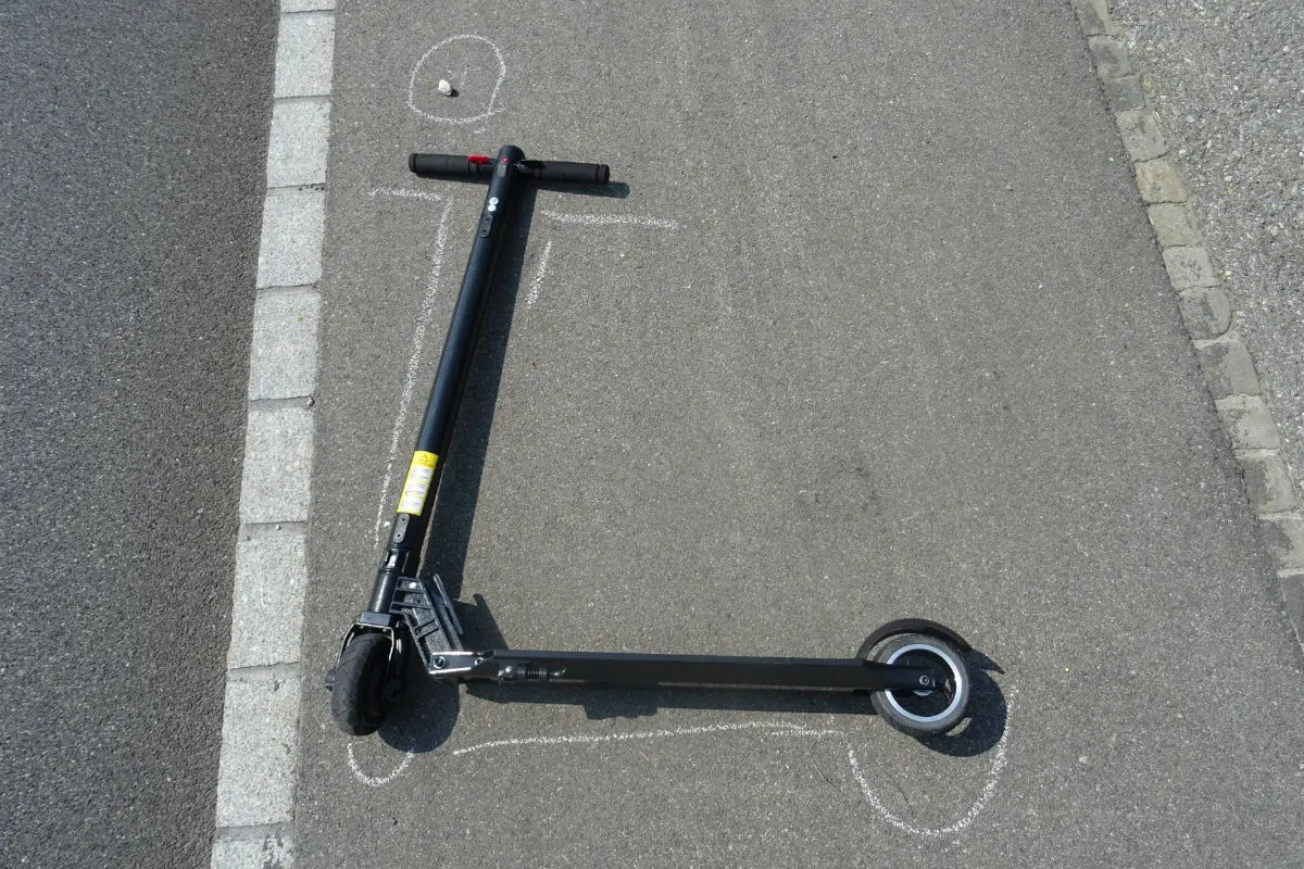 Zetzwil AG - Mann mit Trottinett gestürzt - Zeugenaufruf