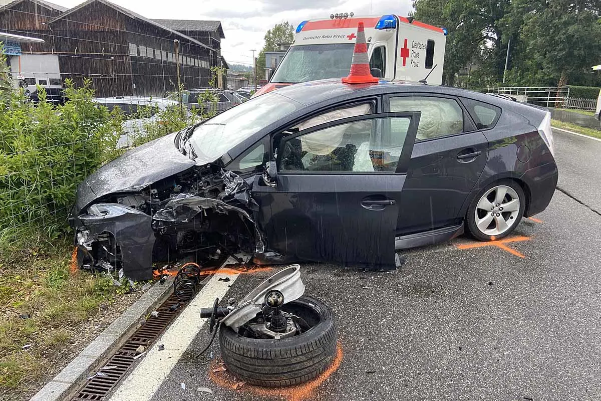 Rekingen AG - 69-Jähriger am Steuer eingeschlafen und in Gegenverkehr gekracht 