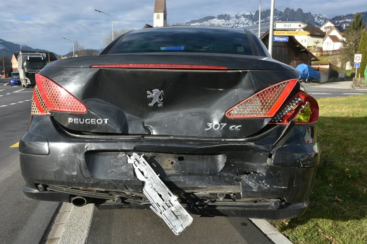 Bendern FL - Zwei Verletzte bei Auffahrcrash