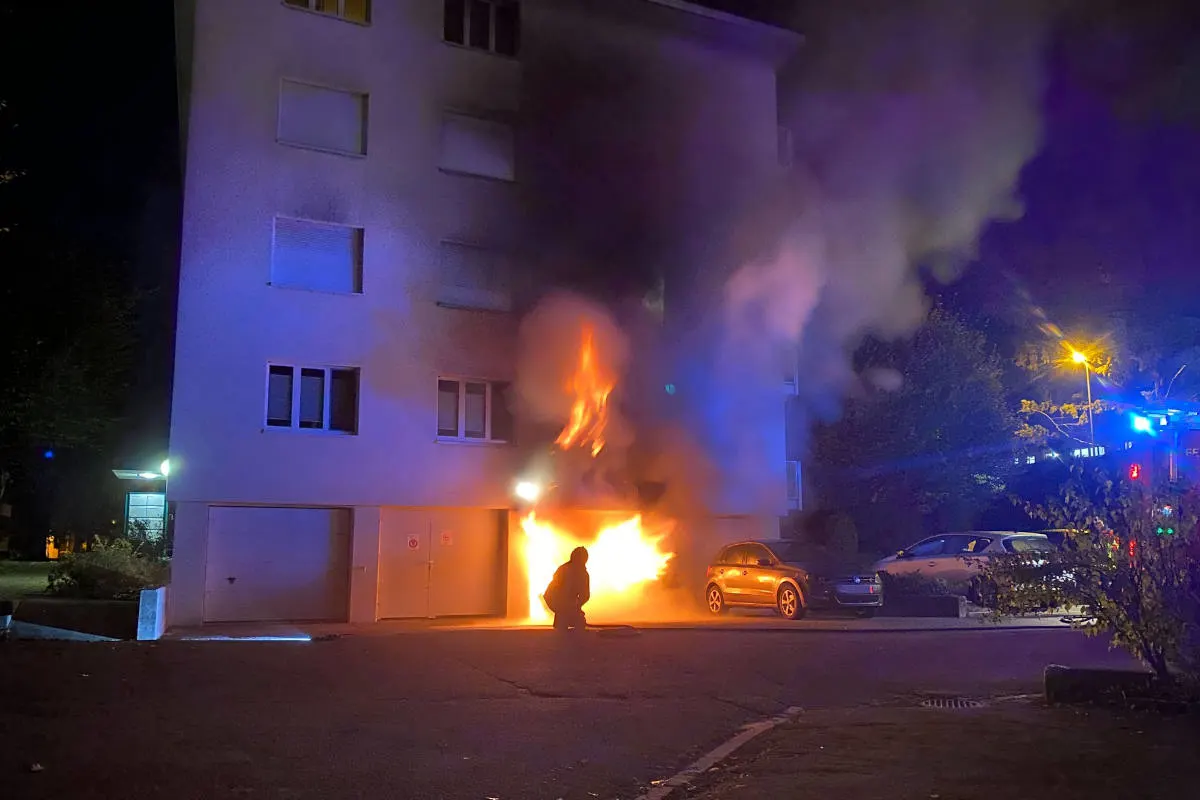 Baar ZG – Flammen in einer Garagenbox