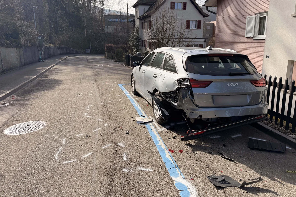 St. Gallen – Fahrunfähige Autolenkerin (89) verursacht Unfall