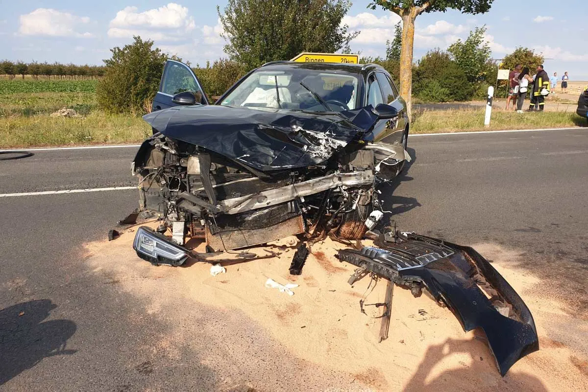 Alzey - Fünf Verletzte und wirtschaftlicher Totalschaden nach Vorfahrtsverstoß
