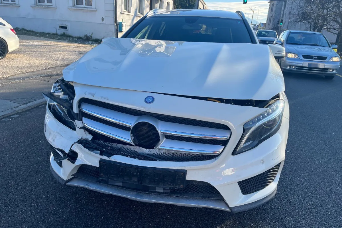 Widnau SG - Auffahrunfall zwischen zwei Autos