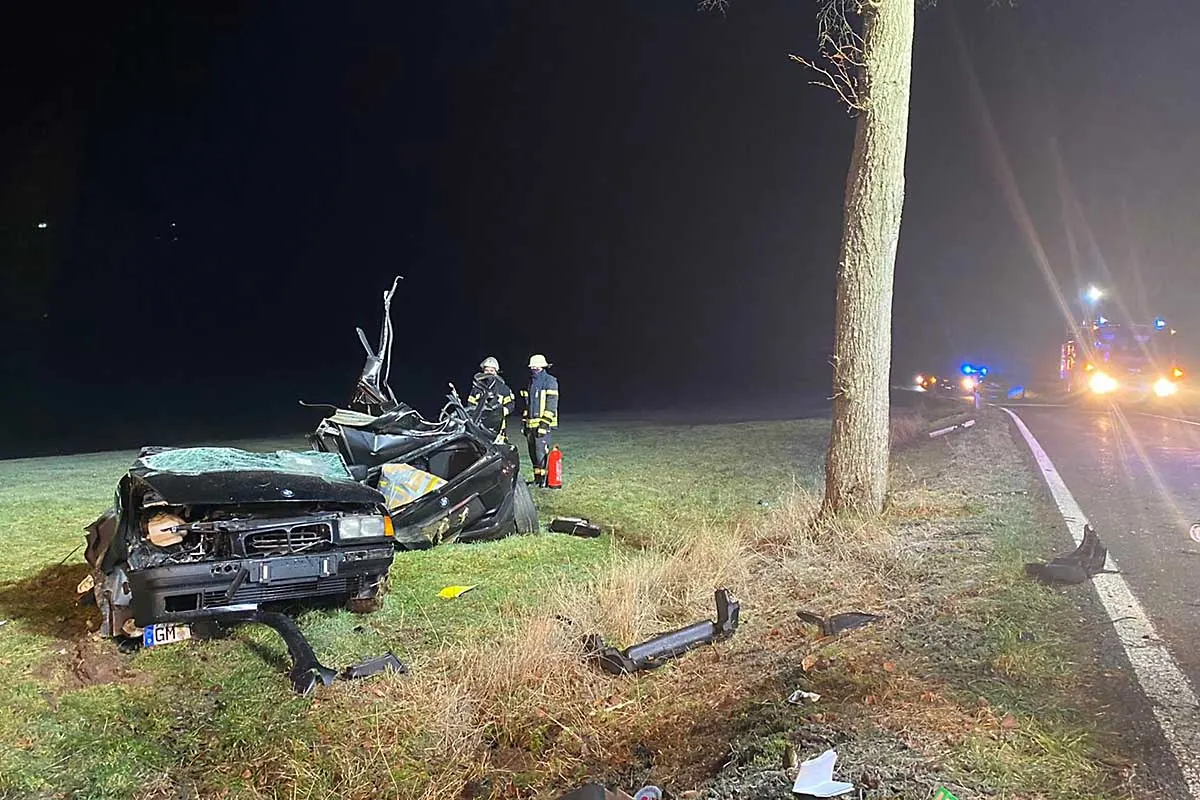 Heftiger Crash in Wipperfürth - Totalschaden beim Auto nach einem Unfall!