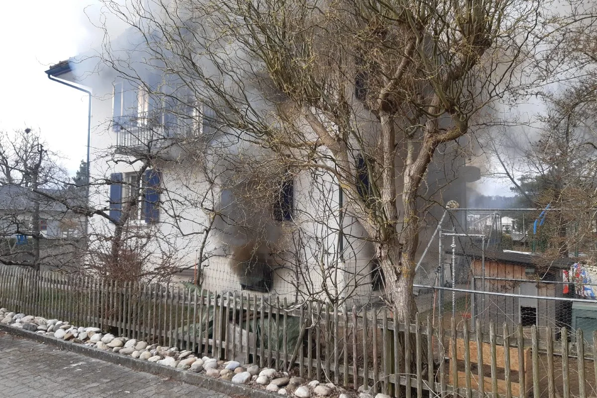Oftringen AG - Brand beschädigt Einfamilienhaus massiv