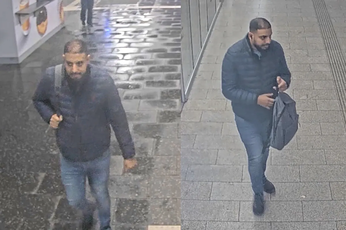 Zwei Bilder desselben Mannes in dunkler Kleidung. Er trägt einen Rucksack und bewegt sich durch einen Bahnhof.