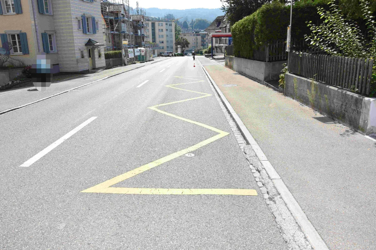 Oberuzwil SG - Velofahrer touchiert und weggefahren - Zeugenaufruf