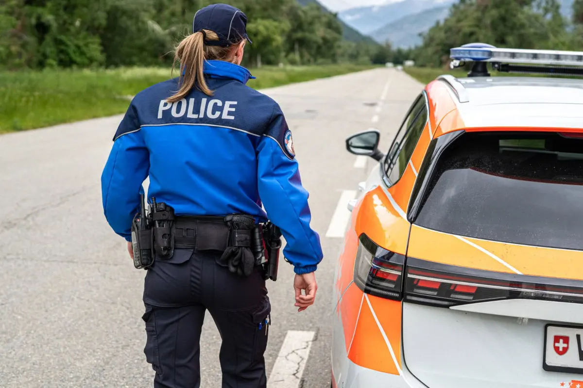 Waffendiebstahl im Unterwallis VS – Fahndung nach bewaffneten Tätern läuft