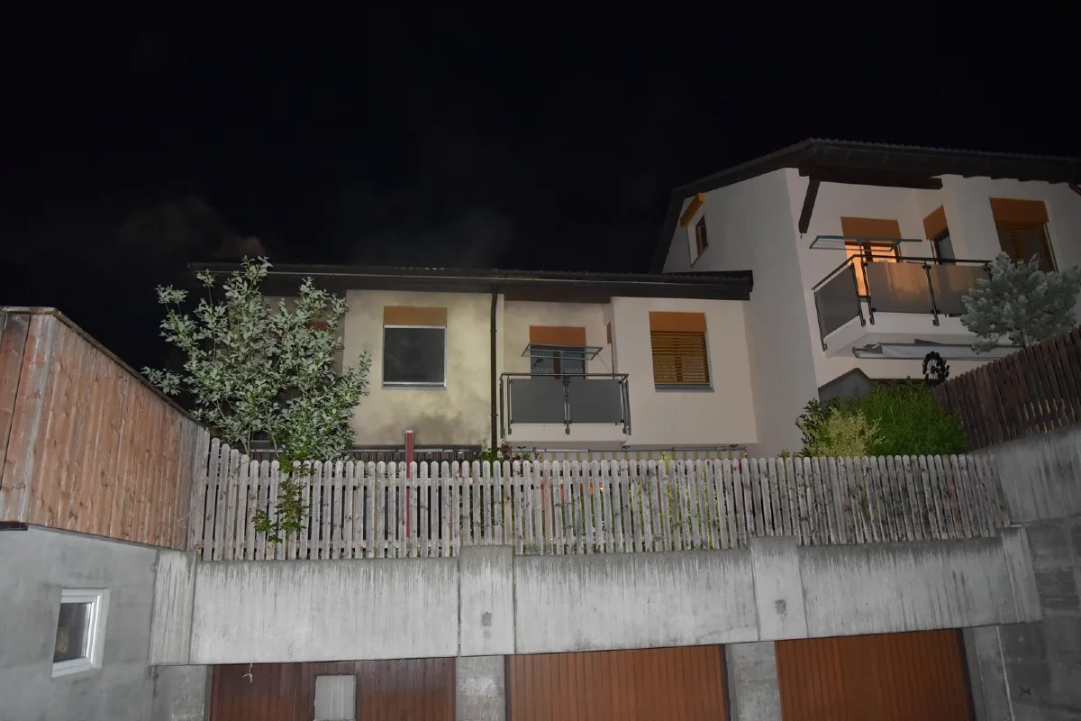 Igis GR - Küche gerät in Doppeleinfamilienhaus in Flammen