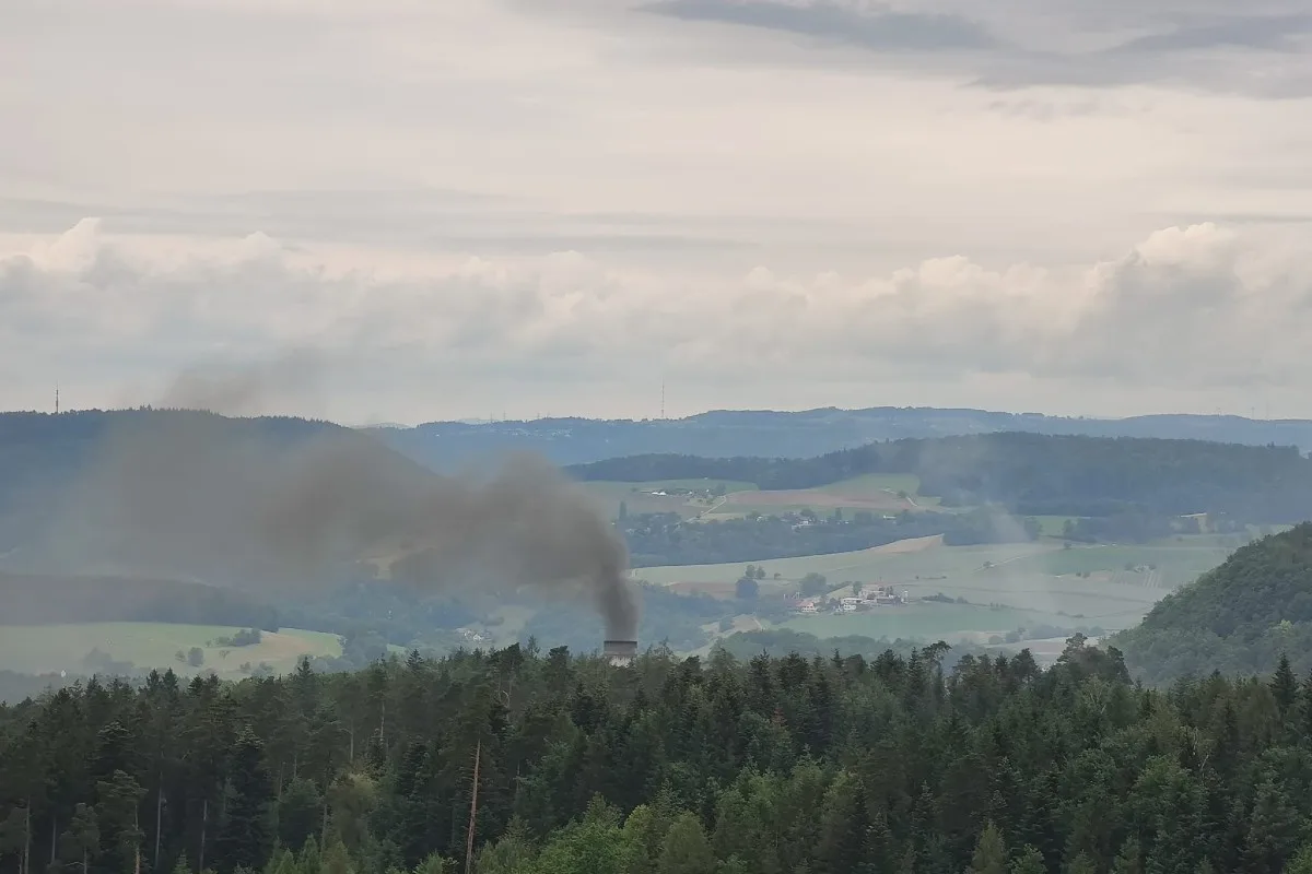 Eilmeldung - Brand im Bözbergtunnel - Rettungskräfte im Einsatz